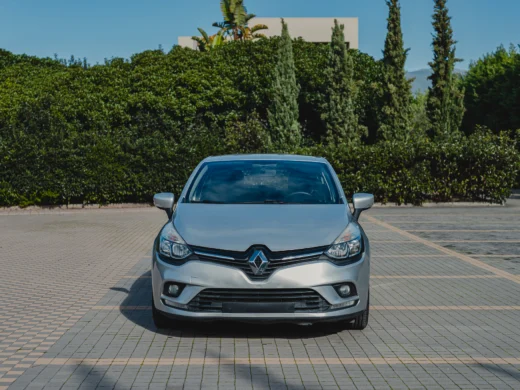 From sandy beaches to mountain villages: Explore Messinia with the ultimate comfort!